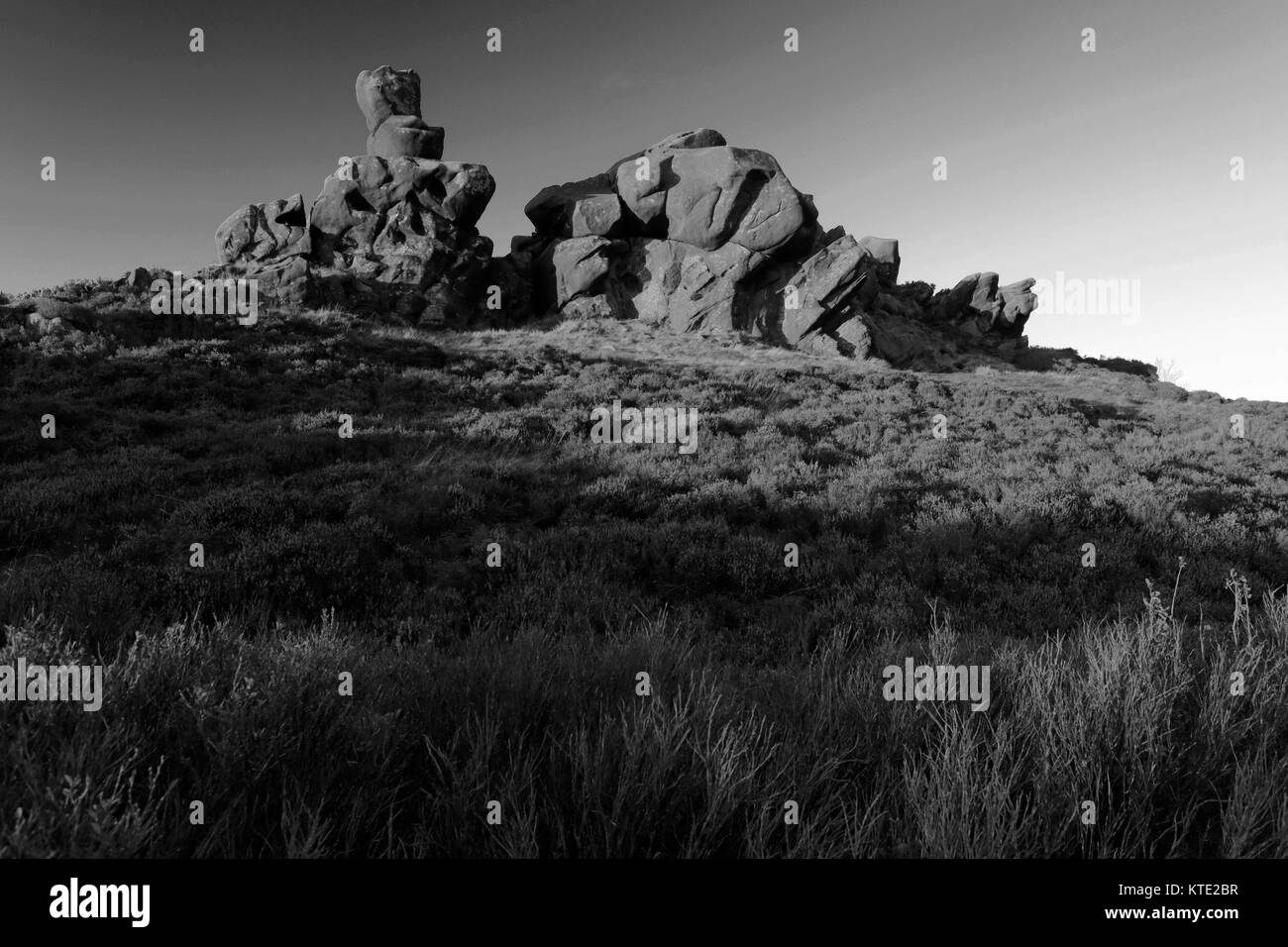 Coucher de soleil sur le Grès rocheux des roches Ramshaw, Staffordshire, England, UK Banque D'Images