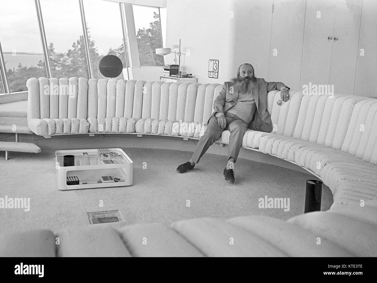 Propriétaire de SIMON SPIES au Danemark agence travell1969 lorsqu'il se présente sa maison d'exquis à Torö Nynäshamn Suède Banque D'Images