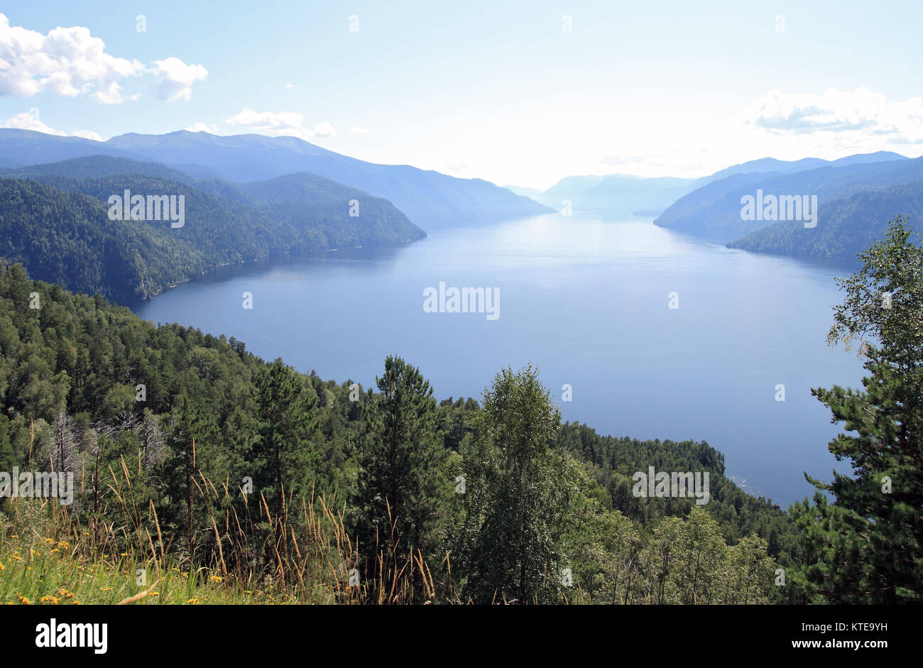 Genre sur le lac d'Teletskoe Chichilgan la montagne Banque D'Images