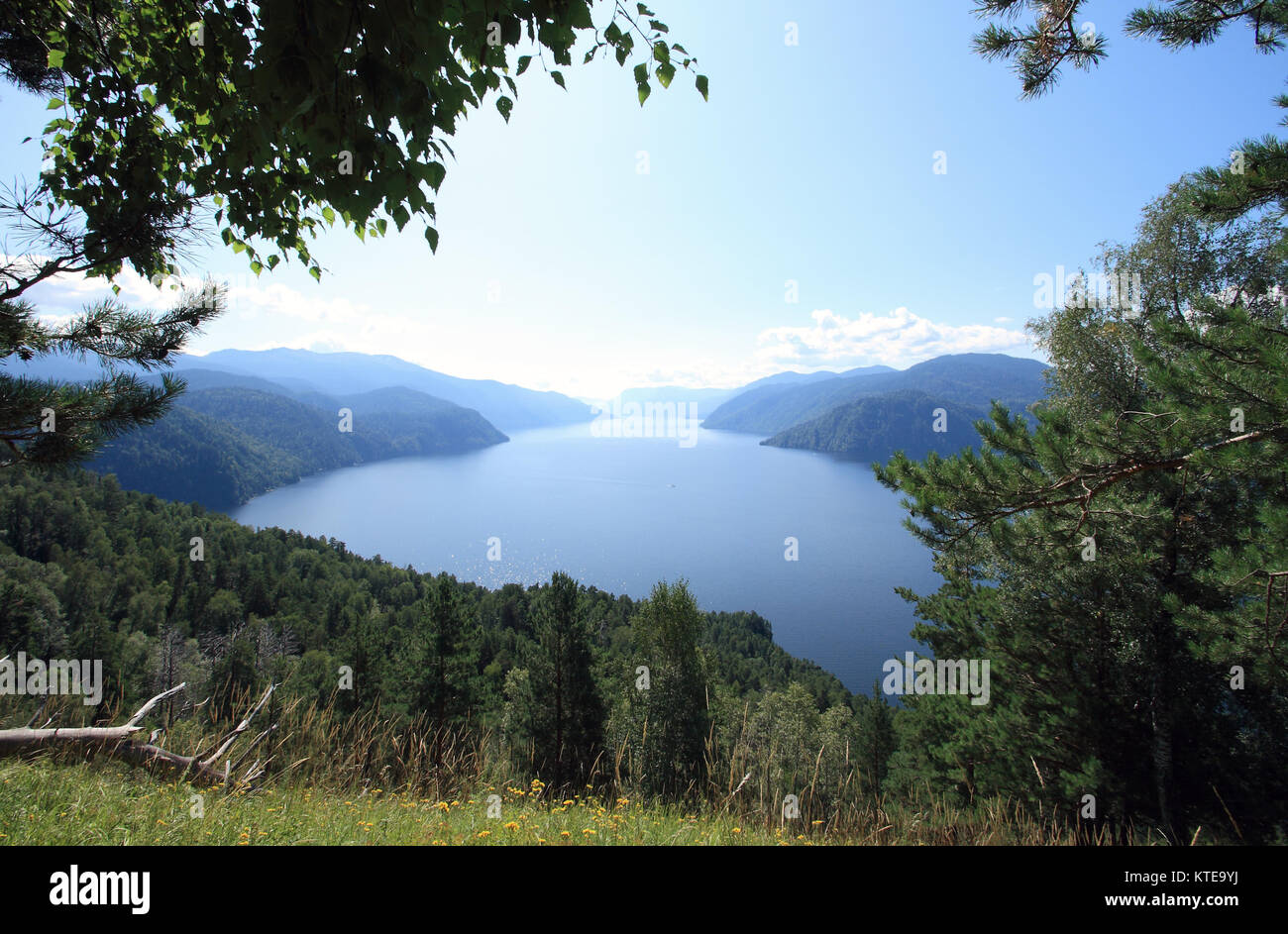 Genre sur le lac d'Teletskoe Chichilgan la montagne Banque D'Images