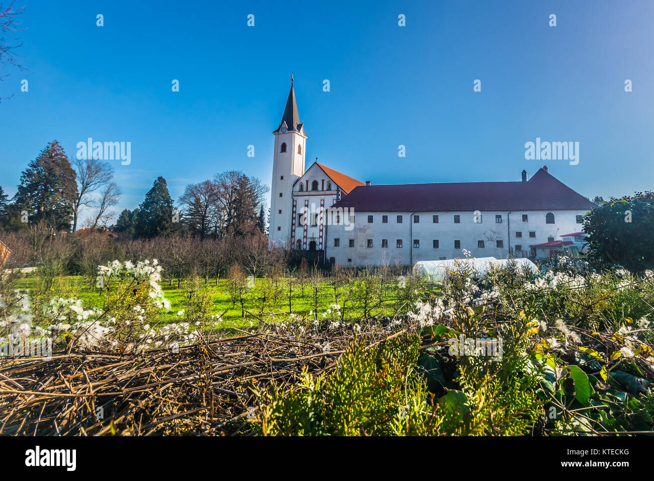 Vue panoramique au monastère franciscain de la ville de Samobor, le nord de la Croatie. Banque D'Images