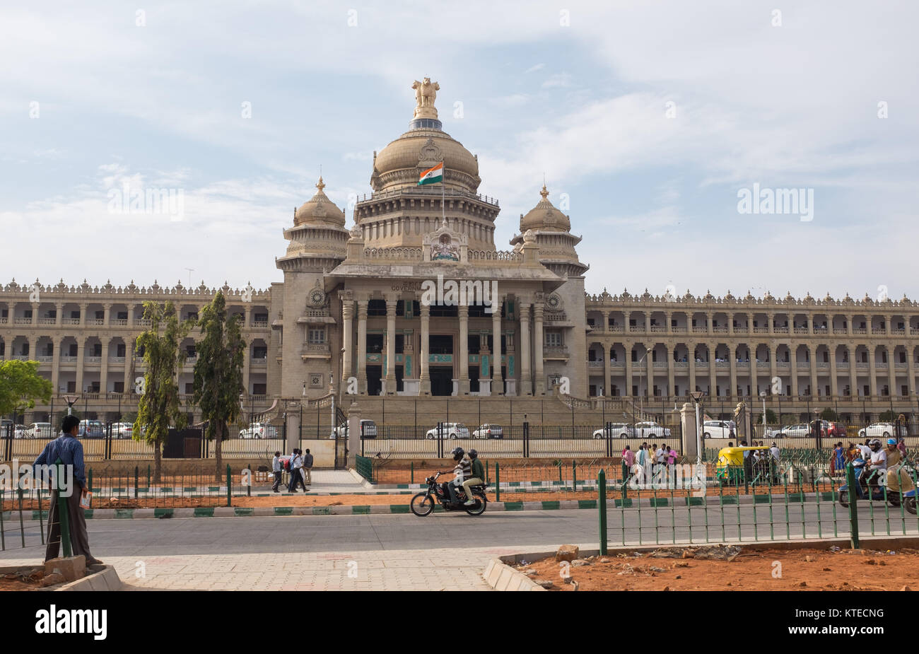 Vidhana Soudha, l'assemblée législative de l'état du Karnataka, Bangalore, Inde. Banque D'Images