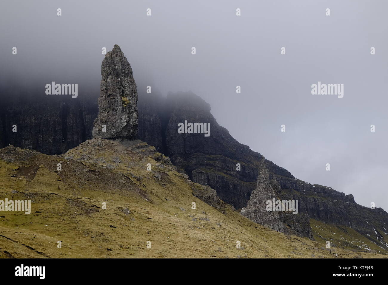 Les formations de pinnacle le vieil homme de Storr à l'île de Skye en Ecosse Banque D'Images