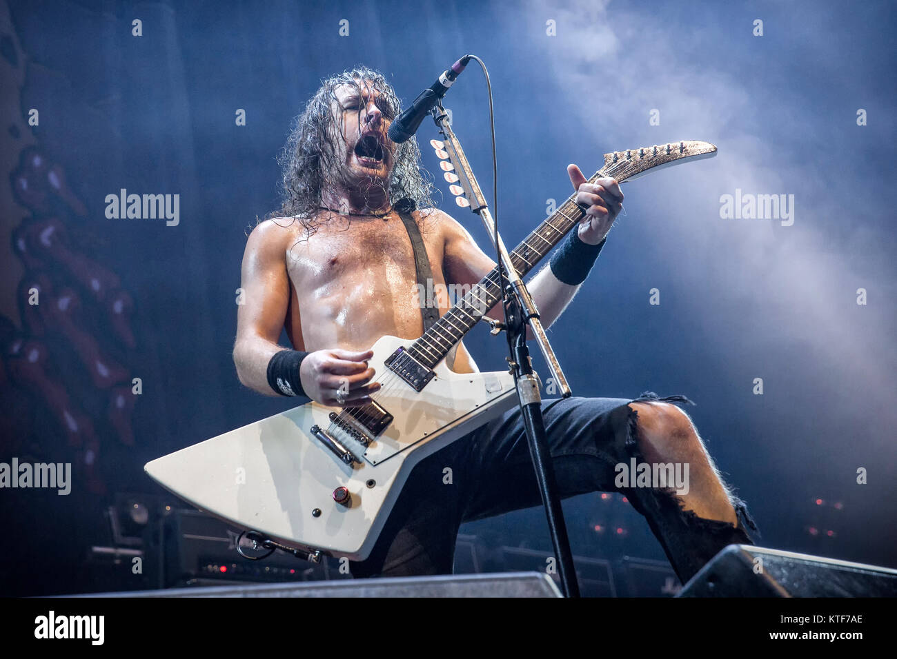 Le groupe de rock australien Airbourne effectue un concert live à Oslo Spektrum. Ici le chanteur et guitariste Joel O'Keeffe est vu sur scène. La Norvège, 26/10 2016. Banque D'Images