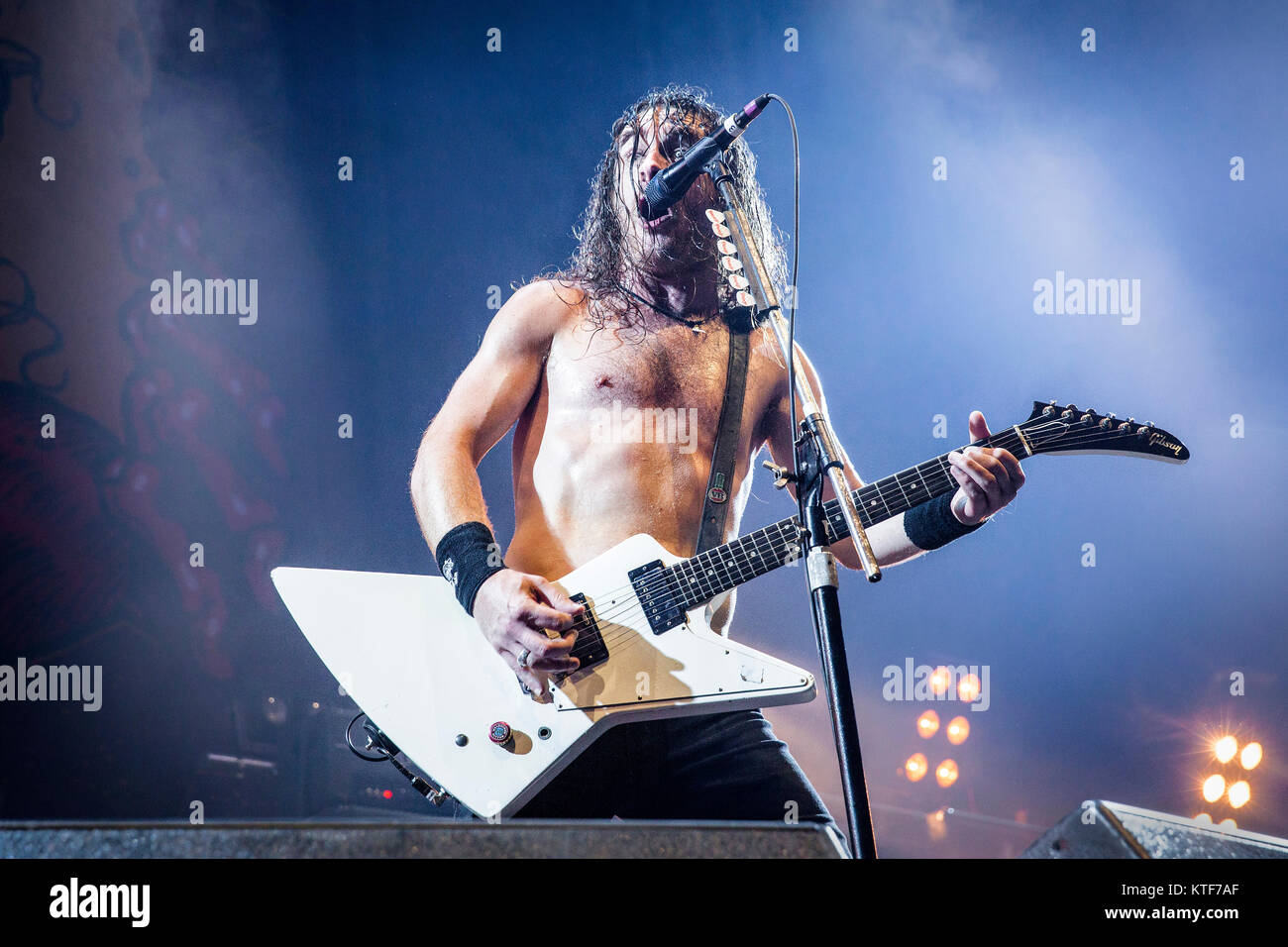 Le groupe de rock australien Airbourne effectue un concert live à Oslo Spektrum. Ici le chanteur et guitariste Joel O'Keeffe est vu sur scène. La Norvège, 26/10 2016. Banque D'Images