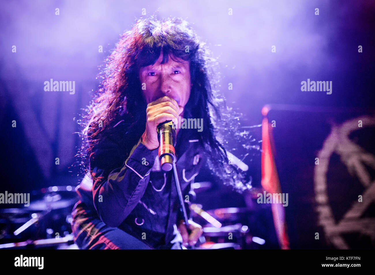 Le groupe de thrash metal américain Anthrax effectue un concert live à Sentrum Scene à Oslo. Ici le chanteur Joey Belladonna est vu sur scène. La Norvège, 04/12 2015. Banque D'Images