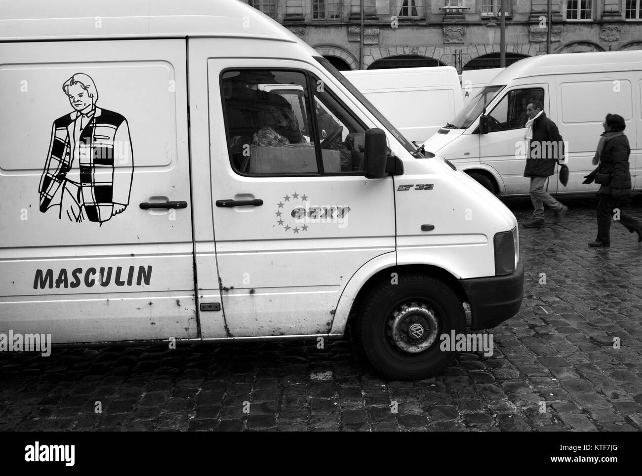 Asclin «' logo sur van, le marché d'Arras, France Banque D'Images