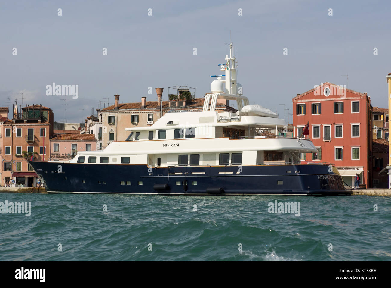 VENISE, ITALIE SEPTEMBRE - 13, 2017: Yacht de luxe à la Charte Ninkasi amarré à Venise en septembre 2017 Banque D'Images