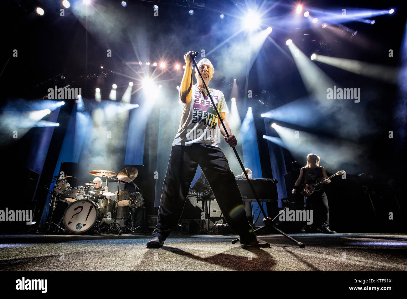 Le groupe de rock anglais Deep Purple effectue un concert live à Oslo Spektrum. Chanteur et auteur-compositeur ici Ian Gillan est vu sur scène. La Norvège, 04/02 2014. Banque D'Images