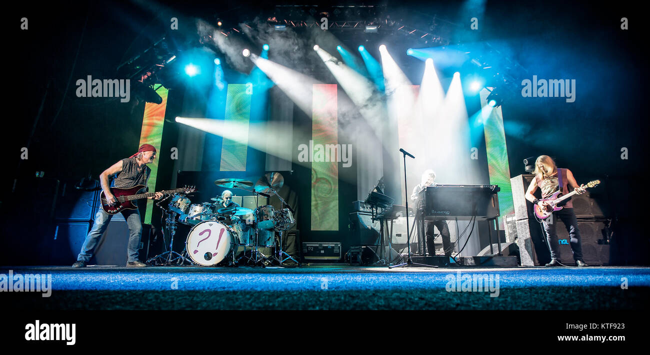 Le groupe de rock anglais Deep Purple effectue un concert live à Oslo Spektrum. La Norvège, 04/02 2014. Banque D'Images