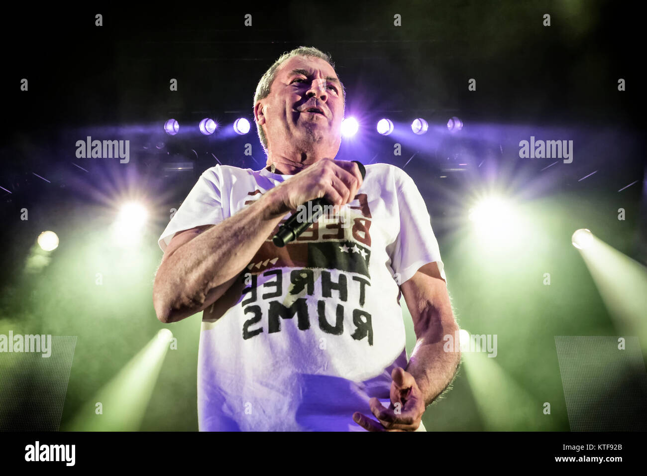 Le groupe de rock anglais Deep Purple effectue un concert live à Oslo Spektrum. Chanteur et auteur-compositeur ici Ian Gillan est vu sur scène. La Norvège, 04/02 2014. Banque D'Images