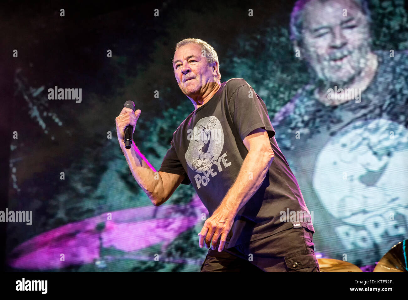 Norvège, Oslo - 9 novembre, 2017. Le groupe de rock anglais Deep Purple effectue un concert live à Oslo Spektrum. Chanteur et auteur-compositeur ici Ian Gillan est vu sur scène. (Photo crédit : Gonzales Photo - Terje Dokken). Banque D'Images