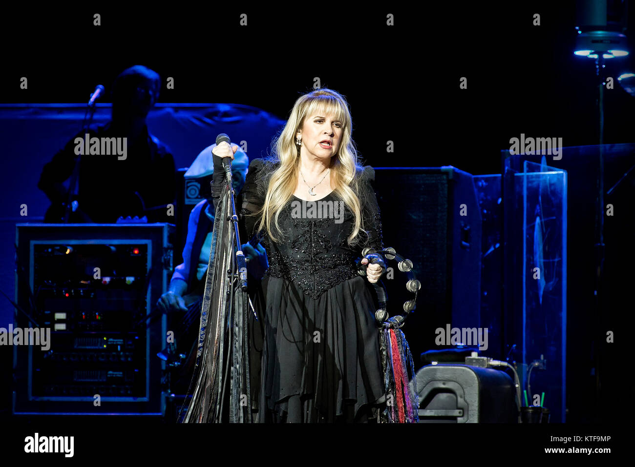 Le groupe de rock Fleetwood Mac anglo-américaine effectue un concert live à Oslo Spektrum. Ici singer 113 est vu sur scène. La Norvège, 20/10 2013. Banque D'Images