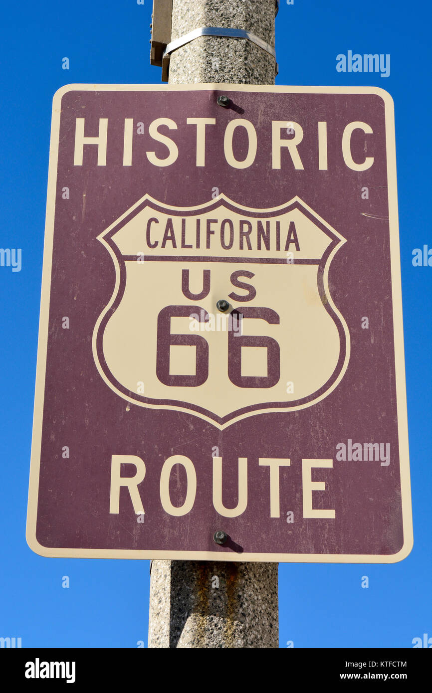L'historique route 66 sign en Californie. Banque D'Images