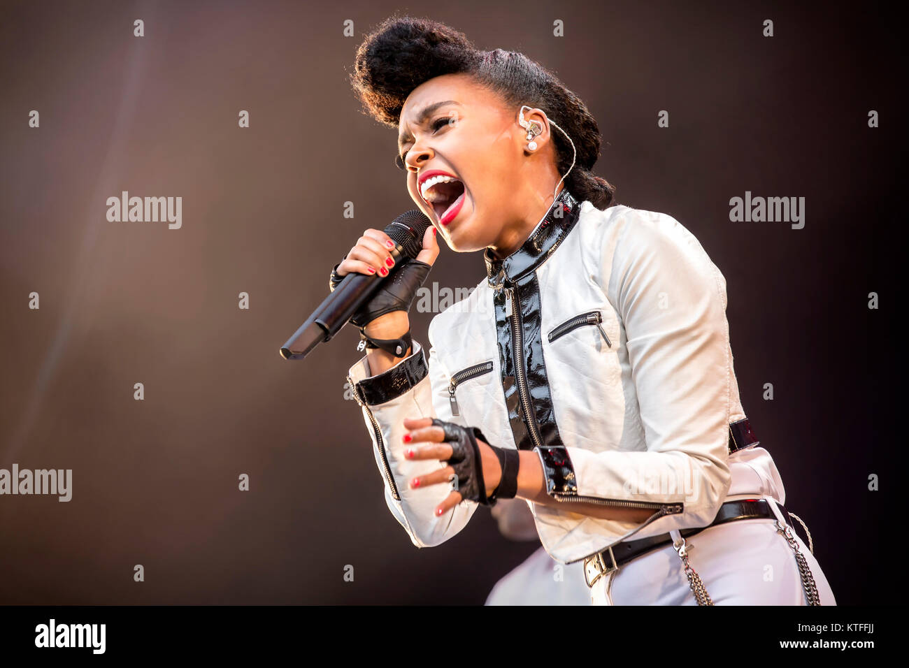 Chanteuse janelle monae performance sur la Banque de photographies et d