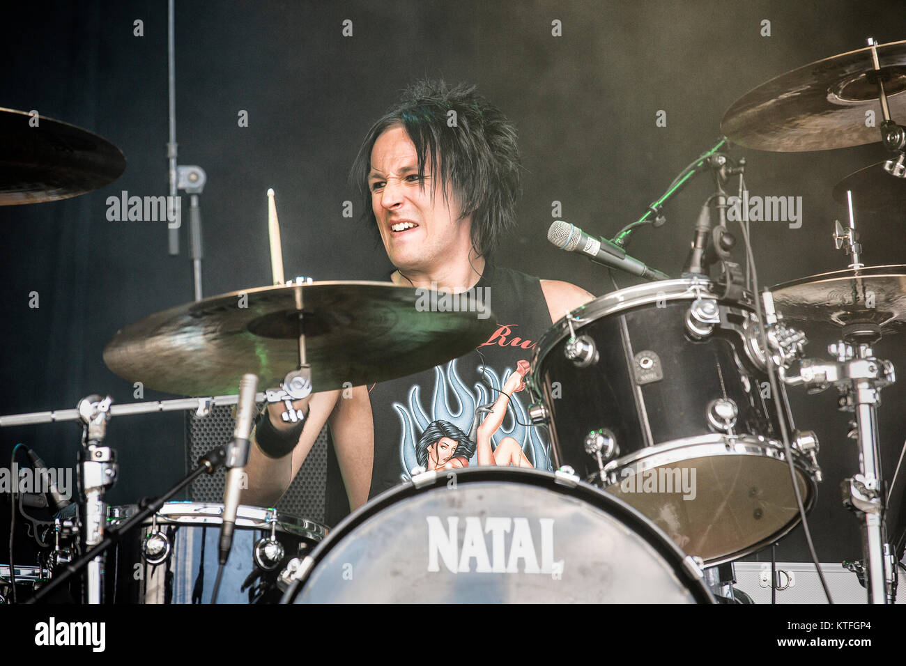 Le groupe de rock norvégien NiteRain effectue un concert live au Sweden Rock Festival 2016. Ici le batteur Morten Garberg est vu sur scène. La Suède, 11/06 2016. Banque D'Images