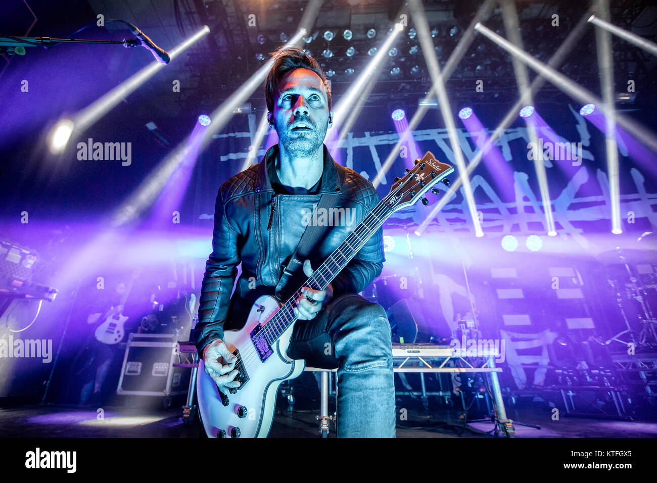 Norvège, Oslo - 23 octobre, 2017. Le groupe de metal américain de rock Papa Roach effectue un concert live de la Rockefeller à Oslo. Ici le guitariste Jerry Horton est vu sur scène. (Photo crédit : Gonzales Photo - Terje Dokken). Banque D'Images