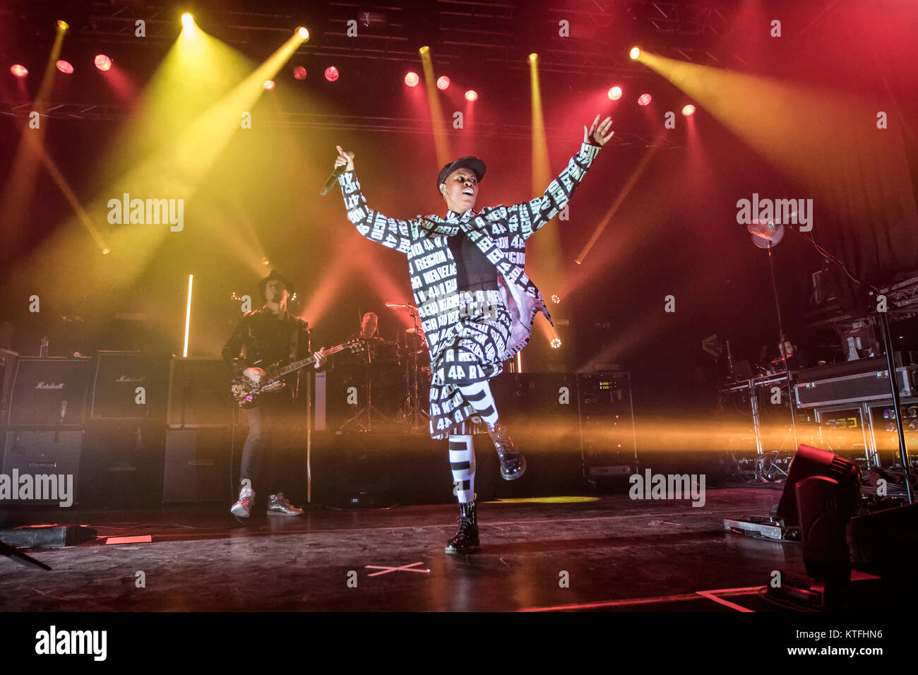 Le groupe de rock britannique Skunk Anansie effectue un concert live à Sentrum Scene à Oslo. Ici la peau est chanteuse vu sur scène. La Norvège, 01/03 2017. Banque D'Images