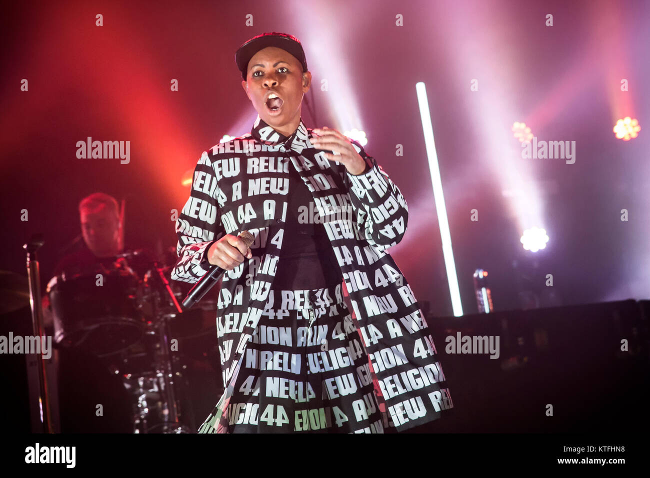 Le groupe de rock britannique Skunk Anansie effectue un concert live à Sentrum Scene à Oslo. Ici la peau est chanteuse vu sur scène. La Norvège, 01/03 2017. Banque D'Images