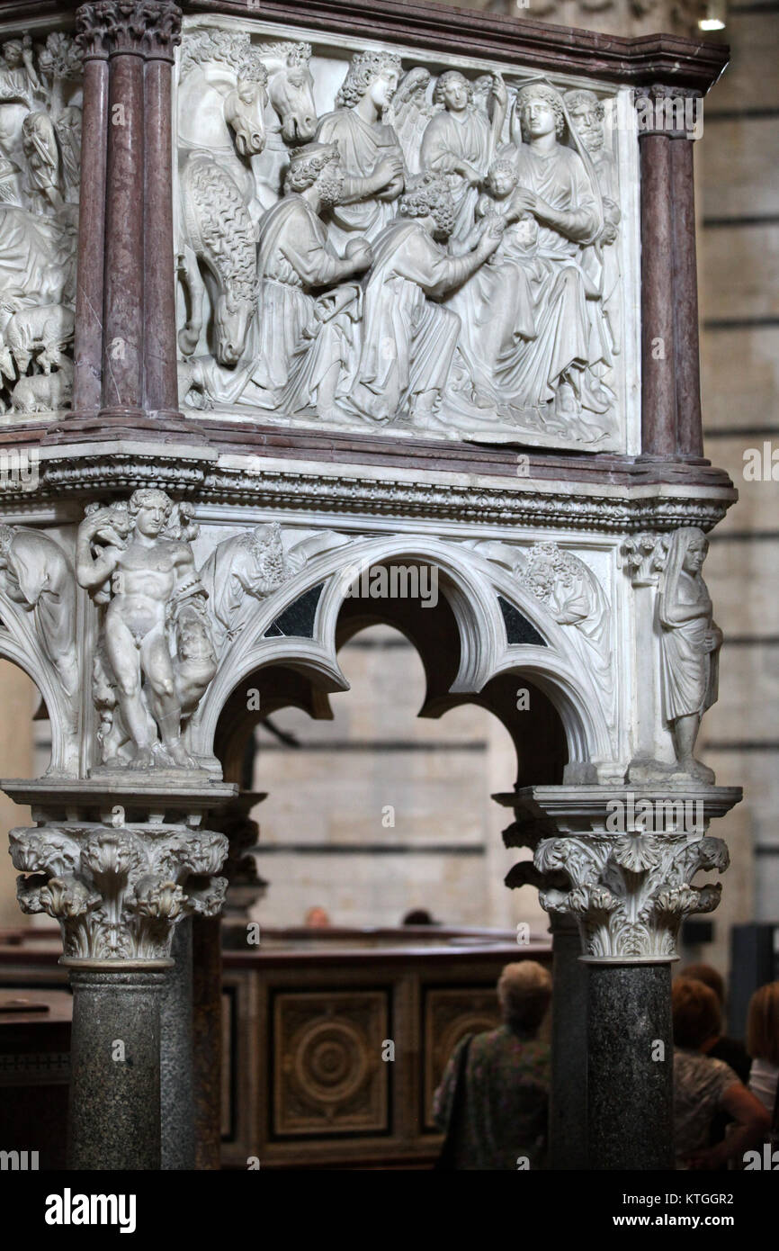 chaire-de-nicola-pisano-dans-le-baptist-re-de-pise-photo-stock-alamy