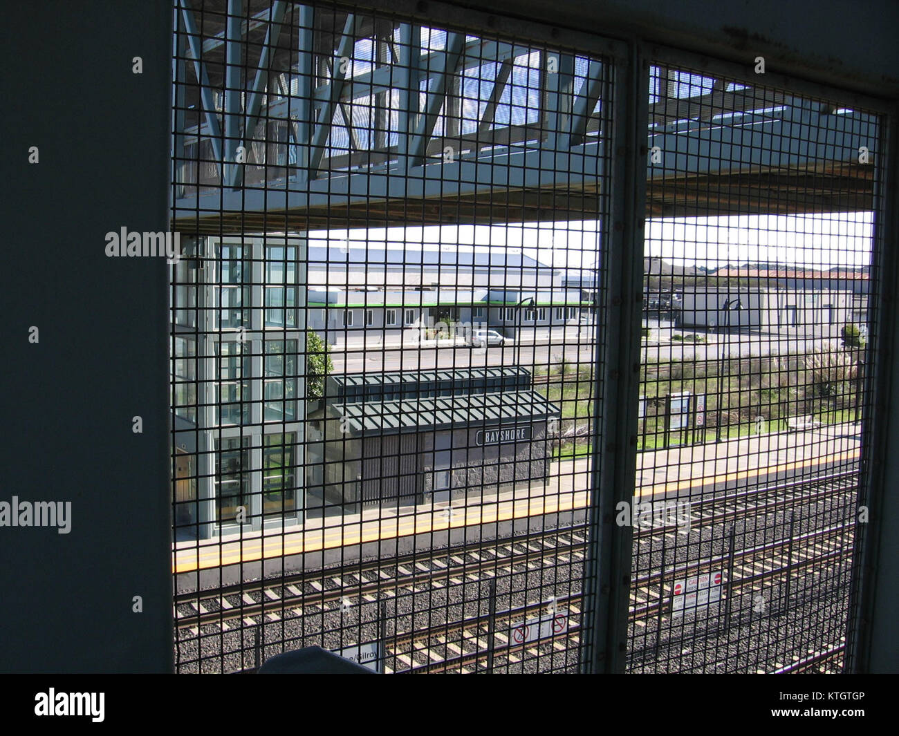 Bayshore Station 3225 est un carrefour de transport situé dans la région de Bayshore. La gare est un point vital pour les navetteurs, reliant différentes routes locales et facilitant l'accès aux destinations régionales. Il s'agit d'un élément clé de l'infrastructure des transports publics de la région. Banque D'Images