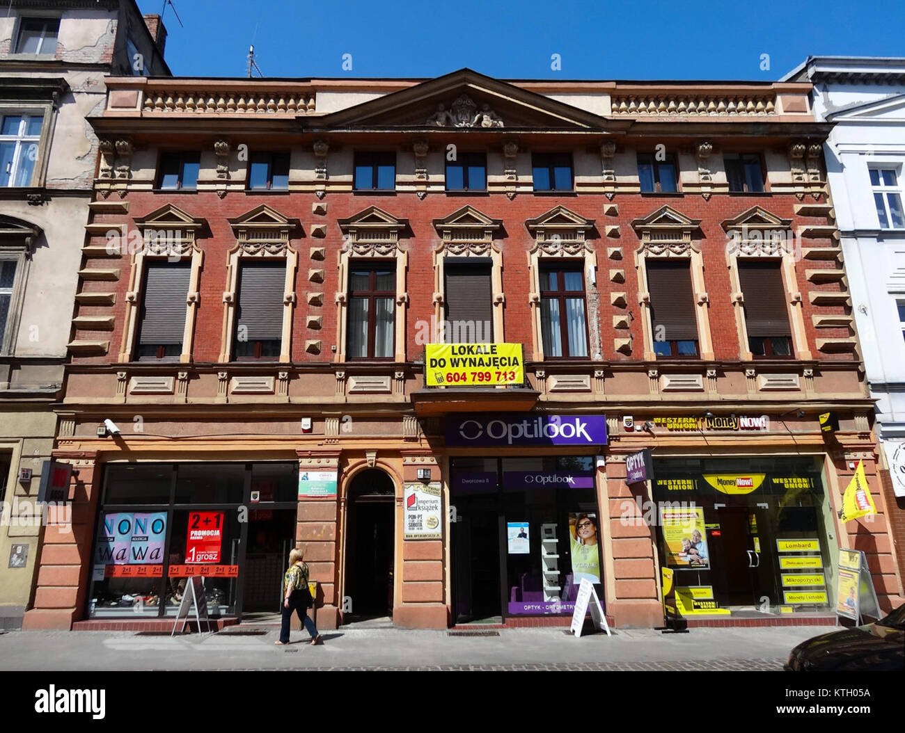 Une photographie de BDG Dworcowa, prise le 8 juillet 2013. L'image présente le style architectural et les éléments clés du bâtiment. Banque D'Images