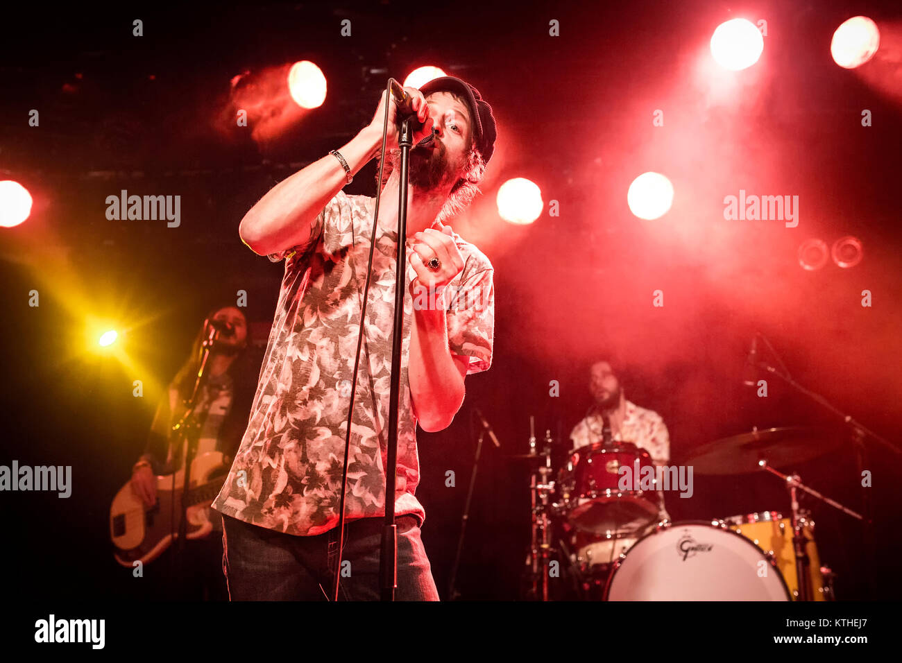 Le British blues-rock le mouvement de tempérance effectue un concert live à John Dee dans Oslo. Ici chanteur, auteur-compositeur et musicien Phil Campbell est vu sur scène. La Norvège, 09/02 2016. Banque D'Images