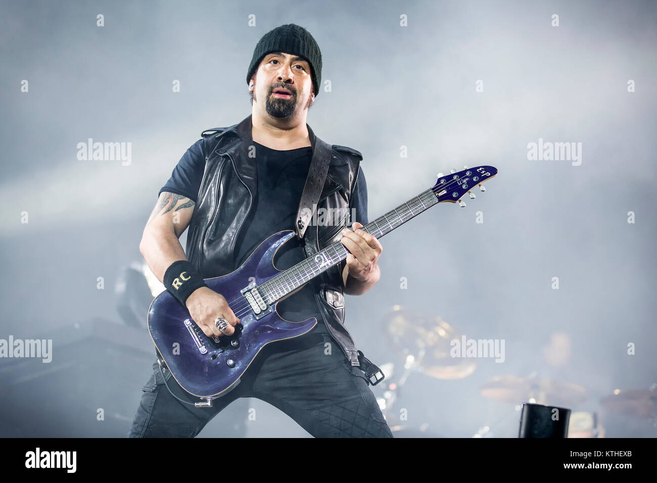 Le groupe de hard-rock danois Volbeat effectue un concert live au Swedish music festival Festival 2016 Bråvalla. Ici le guitariste Rob Caggiano est vu sur scène. La Suède, 01/07 2016 Banque D'Images