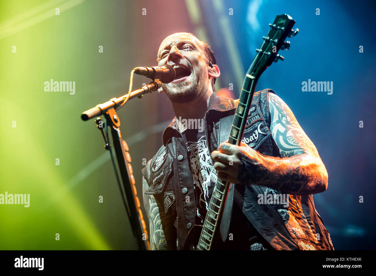 Le groupe de hard-rock danois Volbeat effectue un concert live à Oslo Spektrum. Ici le chanteur et guitariste Michael Poulsen est vu sur scène. La Norvège, 26/10 2016. Banque D'Images