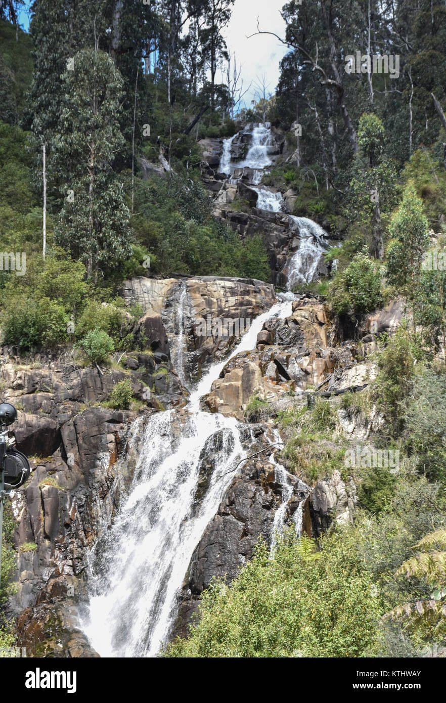 Melbourne, Australie. Déc 26, 2017. Une belle vue de Steavenson Falls à Victoria.Les chutes sont l'un des plus hauts à Victoria, avec cinq cascades, une descente totale de 122 mètres (400 ft). Credit : Mirza M. Hassan/Pacific Press/Alamy Live News Banque D'Images