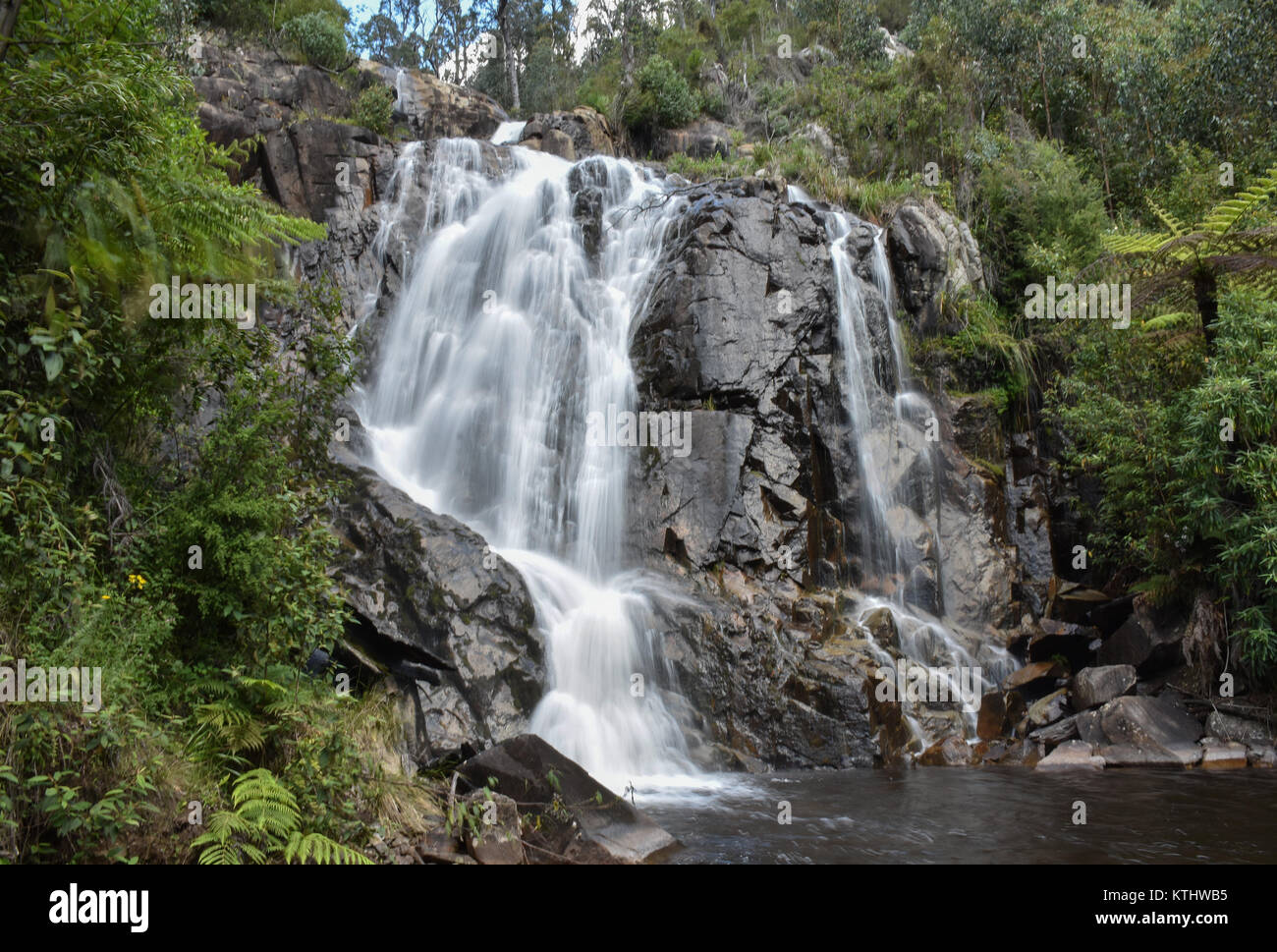 Melbourne, Australie. Déc 26, 2017. Une belle vue de Steavenson Falls à Victoria.Les chutes sont l'un des plus hauts à Victoria, avec cinq cascades, une descente totale de 122 mètres (400 ft). Credit : Mirza M. Hassan/Pacific Press/Alamy Live News Banque D'Images