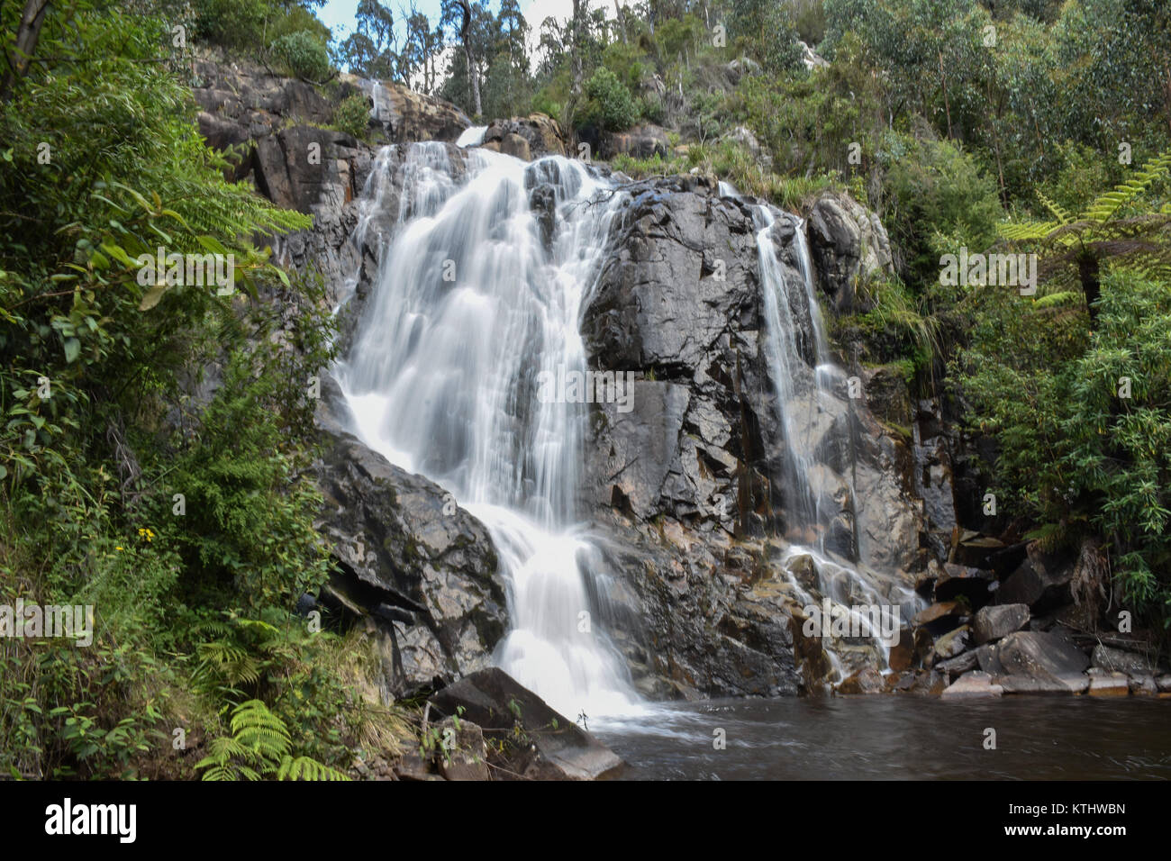 Melbourne, Australie. Déc 26, 2017. Une belle vue de Steavenson Falls à Victoria.Les chutes sont l'un des plus hauts à Victoria, avec cinq cascades, une descente totale de 122 mètres (400 ft). Credit : Mirza M. Hassan/Pacific Press/Alamy Live News Banque D'Images