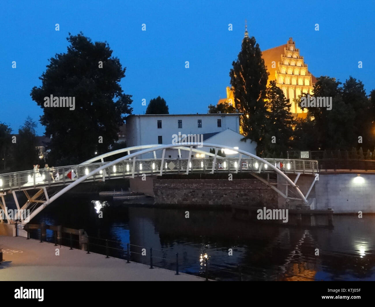 Cette image représente la conception de la scène de l'événement 'Opera Night' tenu en 2013. L'événement présente une performance culturelle avec diverses performances opératiques. Banque D'Images