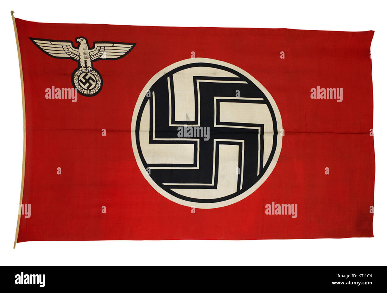 L'image du drapeau nazi de 2013 met en valeur le drapeau nazi, symbole associé au troisième Reich. Le drapeau est reconnu comme un artefact historique, souvent discuté dans le contexte de la seconde Guerre mondiale et de ses atrocités. Banque D'Images