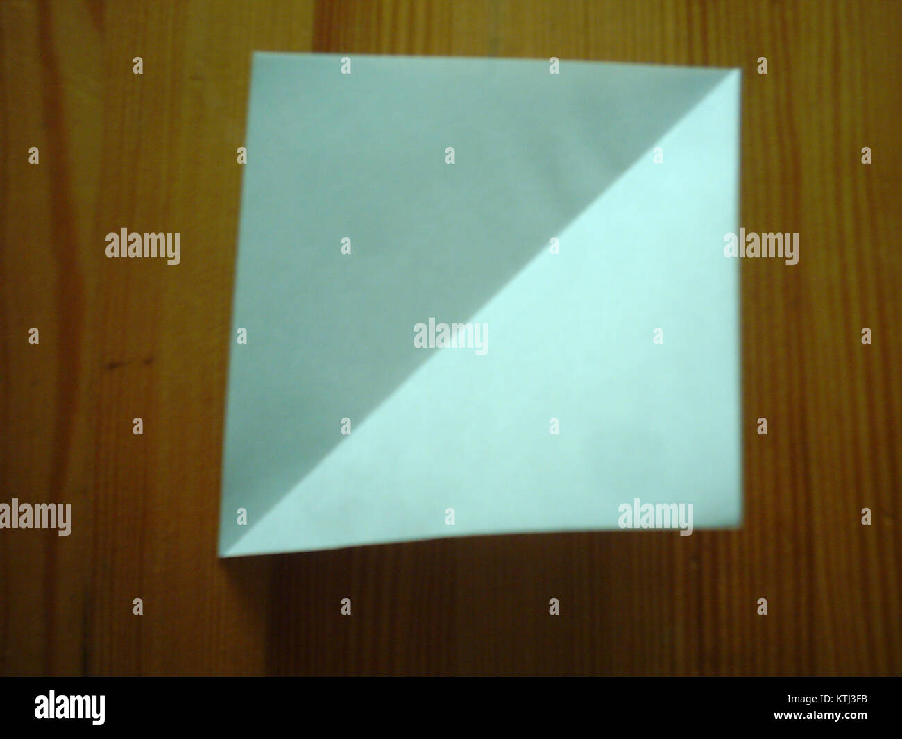 Un document de 1938 détaillant les subventions à la production de café et de cacao, reflétant les politiques économiques visant à soutenir ces secteurs agricoles. Banque D'Images