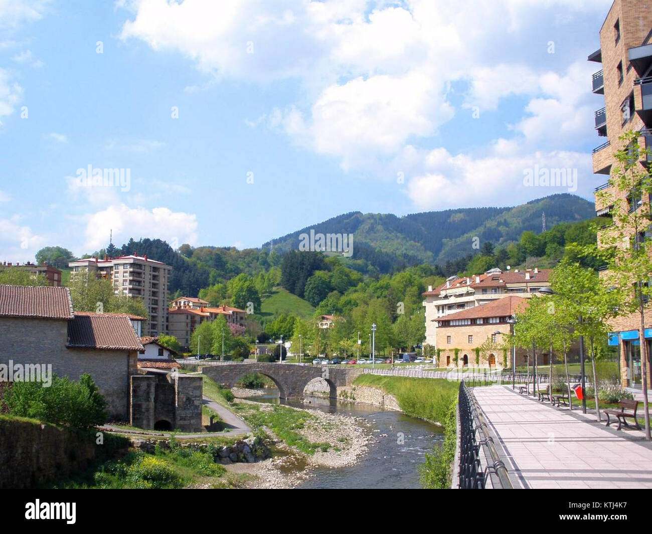 Beasain est une ville du pays basque en Espagne, connue pour son patrimoine industriel et son importance historique dans la région. Banque D'Images