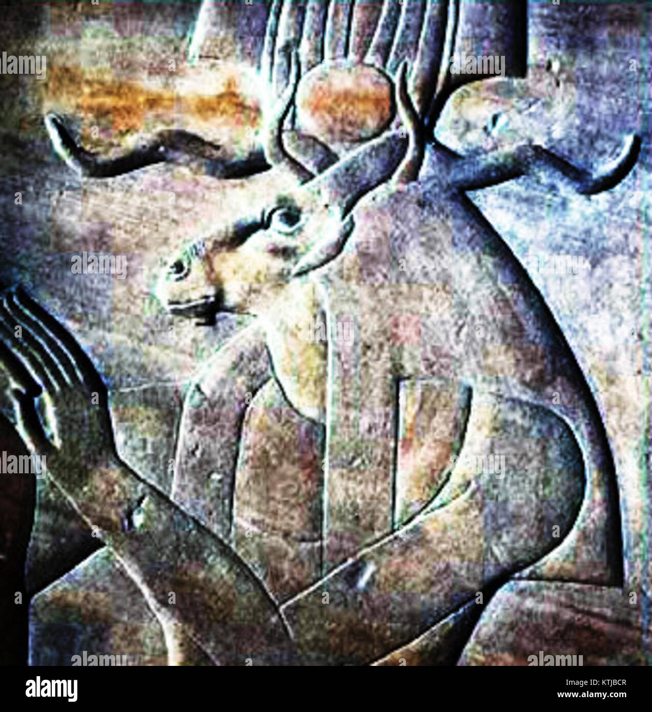 Statue de Banebdjedet, une ancienne divinité égyptienne vénérée à Mendes, représentée comme un bélier, symbolisant la fertilité et le soleil. Banque D'Images Statue de Banebdjedet, une ancienne divinité égyptienne vénérée à Mendes, représentée comme un bélier, symbolisant la fertilité et le soleil. Banque D'Images