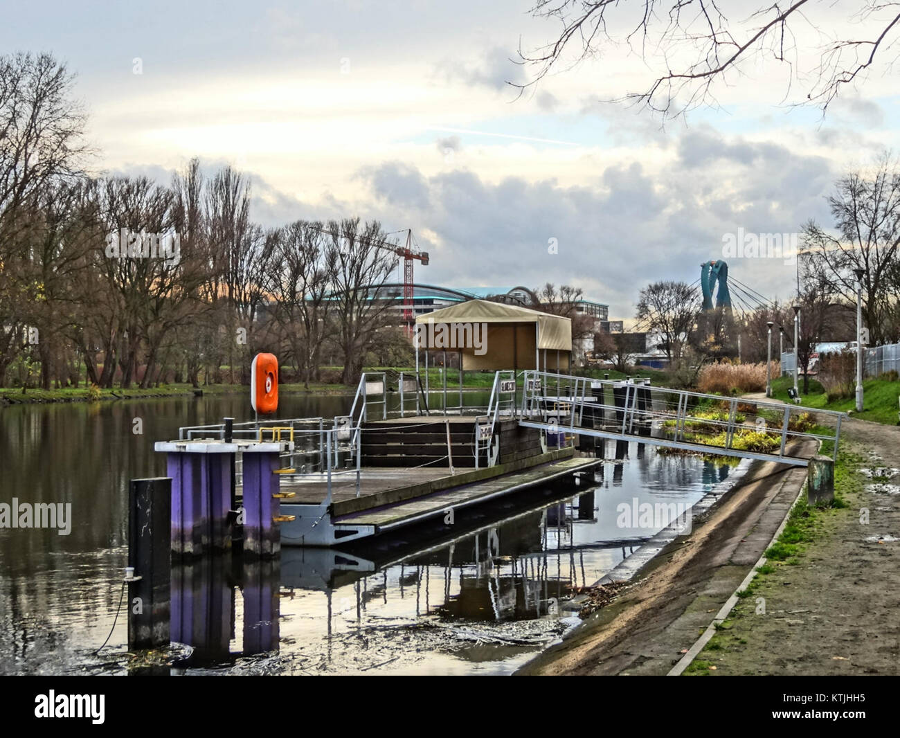 Un événement ou un lieu spécifique marqué par le titre 'BDG BrdakoloMP' le 13 novembre 2013. Cette référence pourrait se rapporter à un moment historique ou à un événement culturel dans le lieu mentionné. Banque D'Images