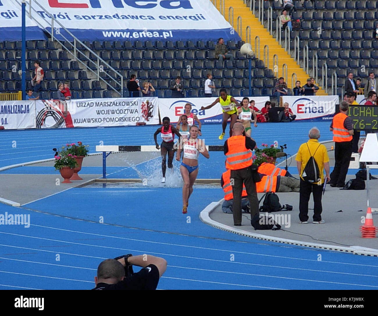 Une image de 2009 de la BDG Enea Cup 7, un événement mettant en vedette les sports de compétition. La compétition est connue pour attirer des athlètes qualifiés et offrir des rencontres intenses. Banque D'Images