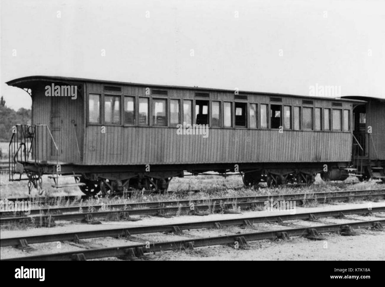 La voiture BA, anciennement partie de la flotte de se Allier, est une voiture ferroviaire historique. Il représente un morceau de l'histoire ferroviaire française, souvent mis en évidence pour sa conception et son utilisation pendant son service. Banque D'Images