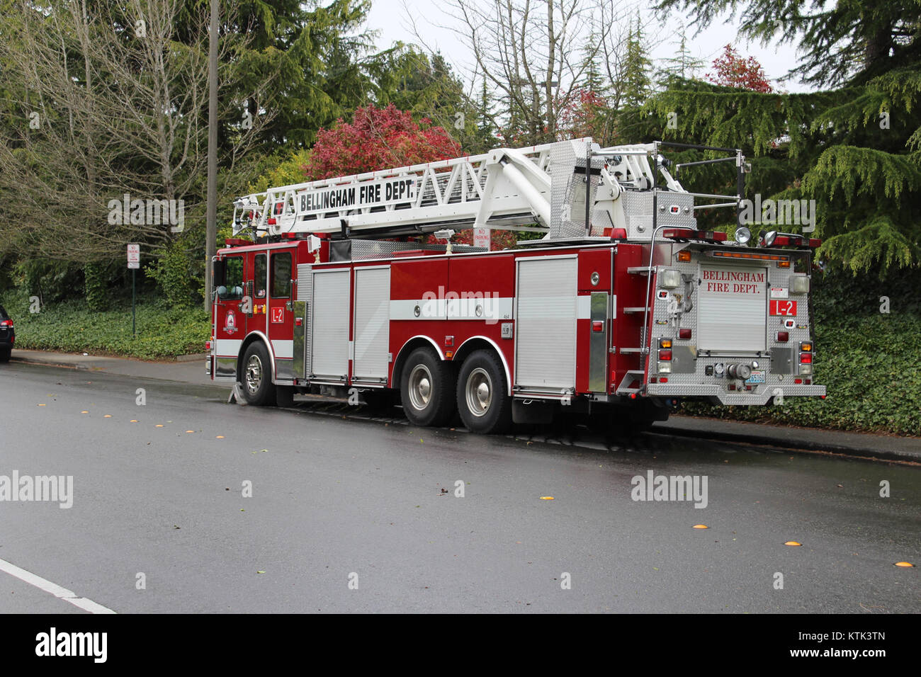 Bellingham Fire Ladder 2 désigne un camion de pompiers ou un véhicule du service d'incendie utilisé à Bellingham, souvent identifié par son numéro d'échelle unique. Ce chariot spécifique est associé aux services de lutte contre l'incendie. Banque D'Images