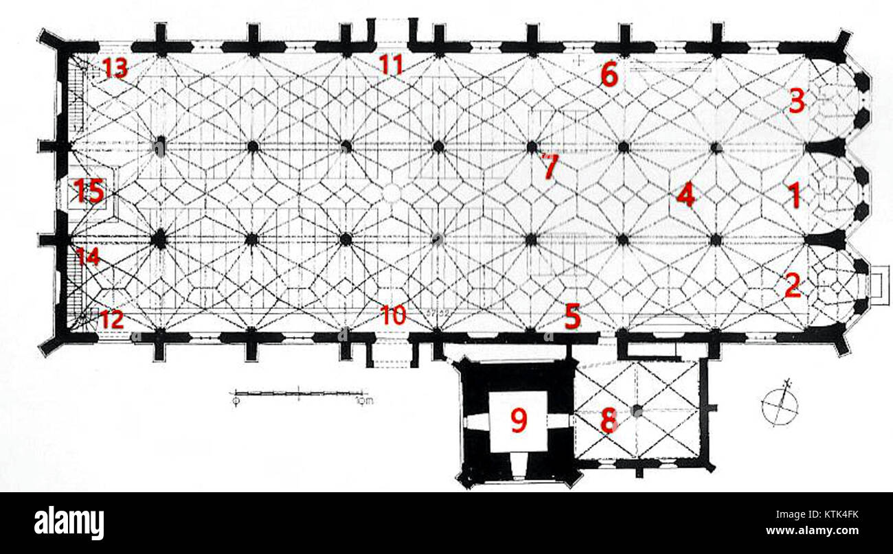 Le plan d’étage de l’église paroissiale de Martin à Lauingen offre une vue détaillée de la conception architecturale de l’église. Située en Allemagne, cette église est un exemple significatif de l'architecture religieuse, présentant à la fois des éléments gothiques et baroques. Banque D'Images
