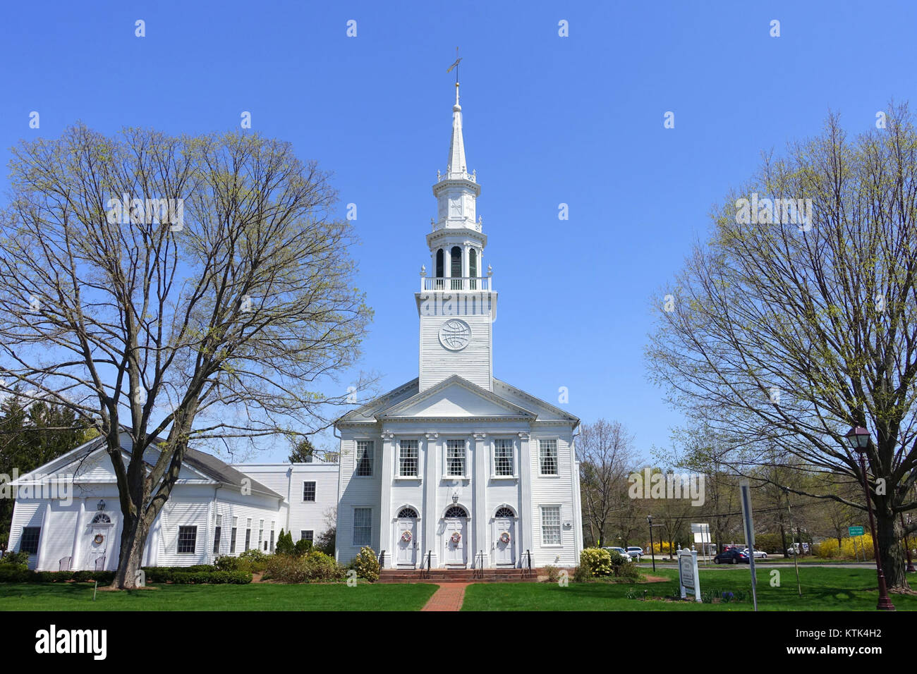 L'église congrégationnelle Avon à Avon, Connecticut, est une église historique connue pour son architecture traditionnelle de la Nouvelle-Angleterre. Banque D'Images