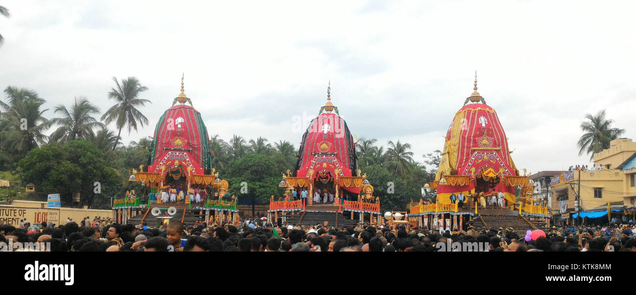 Bahuda Jatra est un festival hindou important qui se tient à Puri, Odisha. La célébration de 2015 a marqué un événement important dans le festival Nabakalebara, honorant Lord Jagannath et ses frères et sœurs. Banque D'Images Bahuda Jatra est un festival hindou important qui se tient à Puri, Odisha. La célébration de 2015 a marqué un événement important dans le festival Nabakalebara, honorant Lord Jagannath et ses frères et sœurs. Banque D'Images