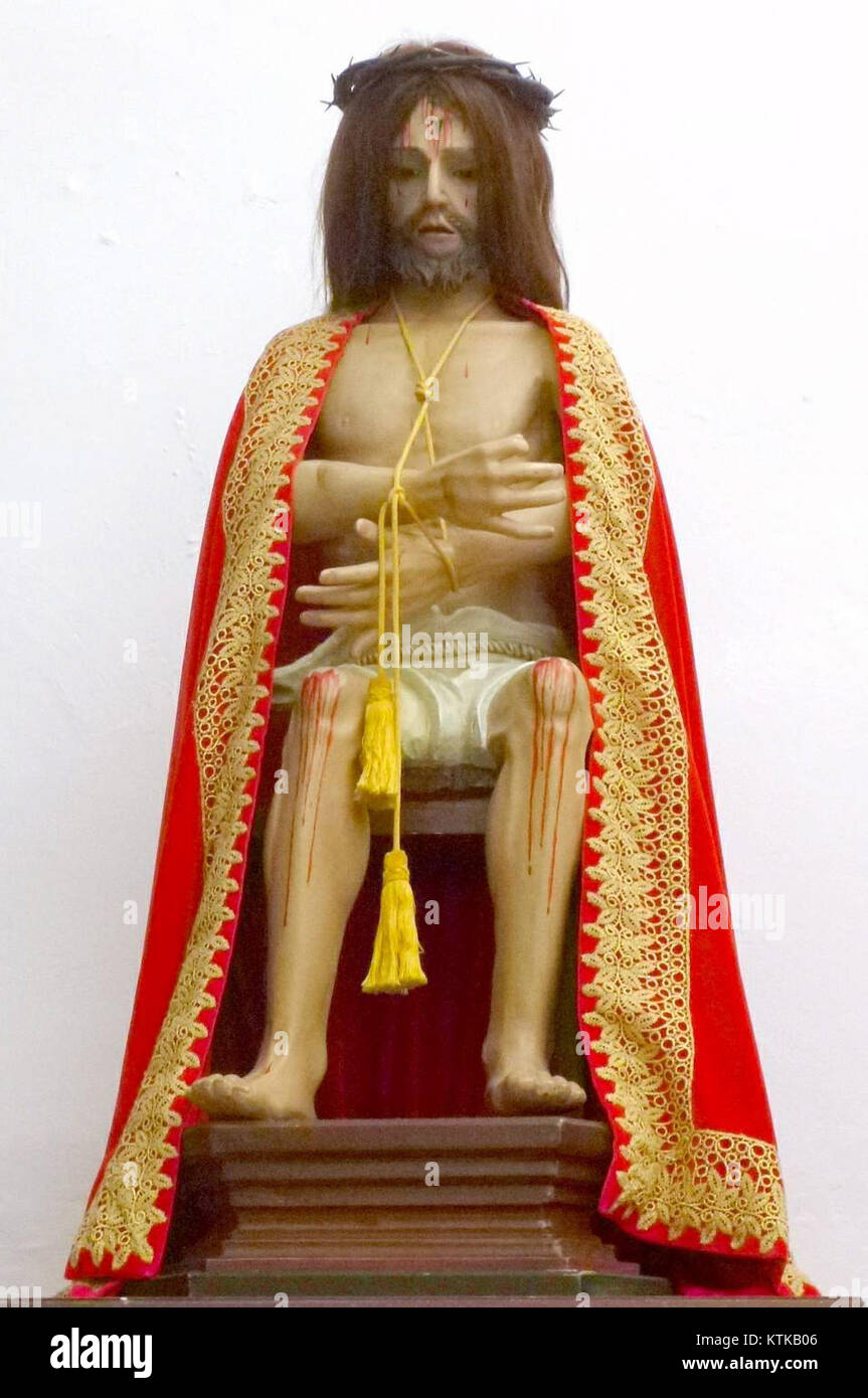 Une photographie de Capela da Misericórdia, située au numéro 23 à Baiona, en Espagne, mettant en évidence sa conception architecturale et son contexte historique. Banque D'Images