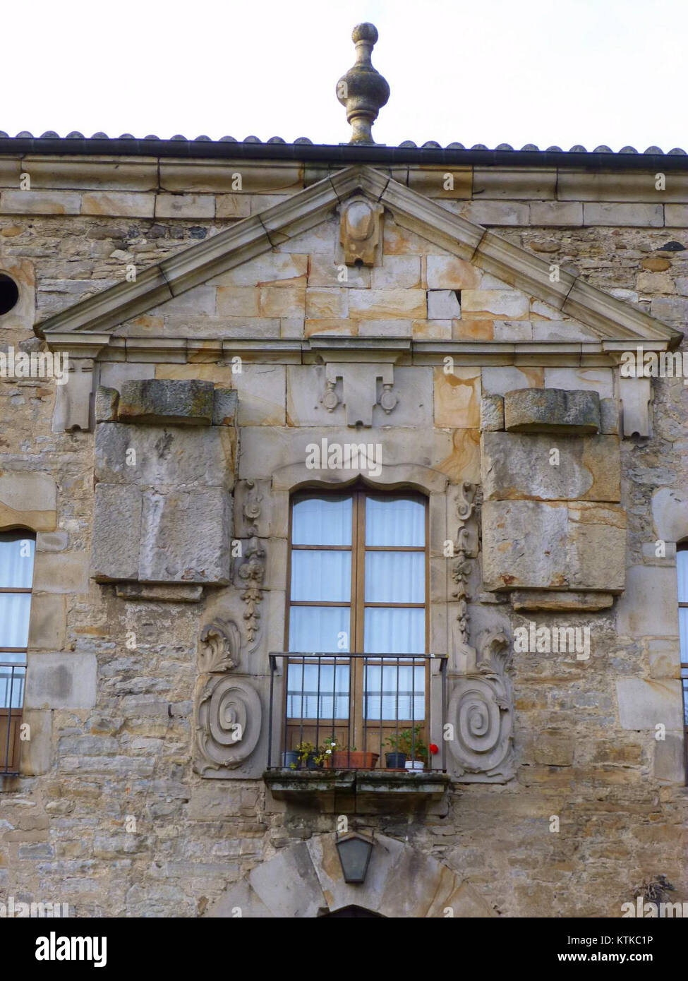 Bergara Moiua Dorrea 7 est une adresse ou un lieu à Bergara, Espagne, peut-être lié à l'histoire locale ou à un événement important. La nature spécifique du lieu peut être liée à l'importance régionale. Banque D'Images Bergara Moiua Dorrea 7 est une adresse ou un lieu à Bergara, Espagne, peut-être lié à l'histoire locale ou à un événement important. La nature spécifique du lieu peut être liée à l'importance régionale. Banque D'Images