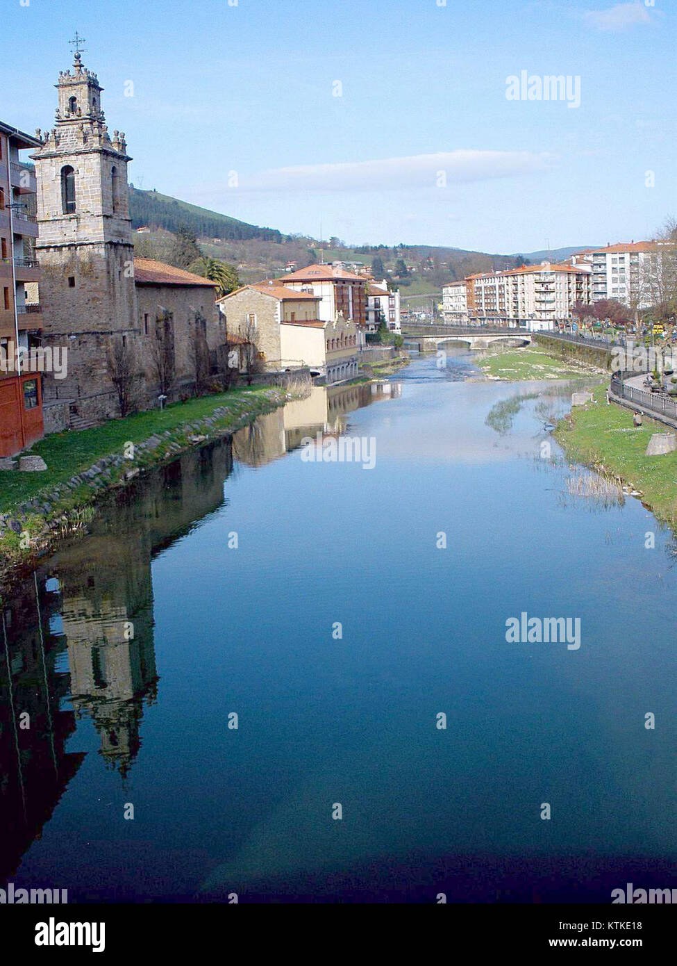 Balmaseda est une ville située en Espagne, connue pour son importance historique et sa culture régionale. La région a une histoire riche, avec des monuments remarquables qui reflètent son patrimoine culturel et architectural. Balmaseda est un lieu d'intérêt historique dans la région. Banque D'Images Balmaseda est une ville située en Espagne, connue pour son importance historique et sa culture régionale. La région a une histoire riche, avec des monuments remarquables qui reflètent son patrimoine culturel et architectural. Balmaseda est un lieu d'intérêt historique dans la région. Banque D'Images