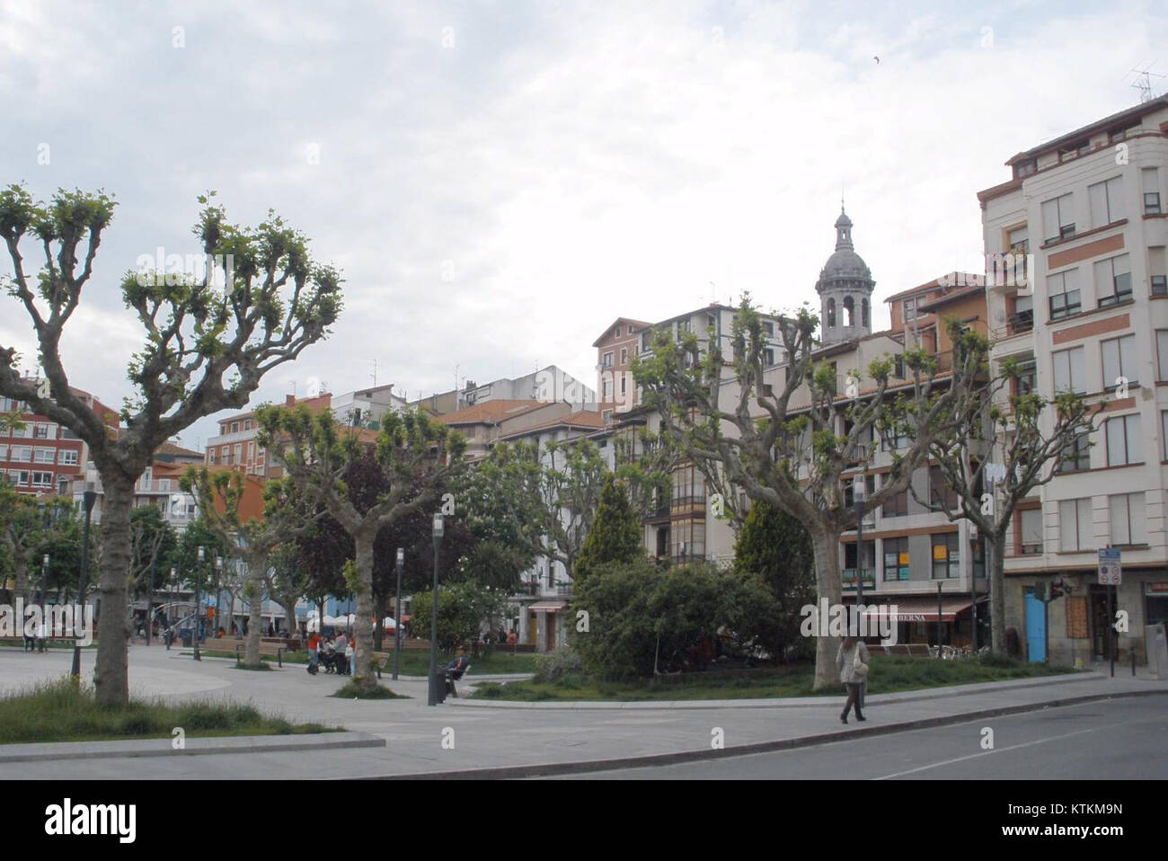 Bermeo est une ville du pays basque en Espagne, connue pour son histoire maritime, son industrie de la pêche et ses vues panoramiques sur la côte. Banque D'Images