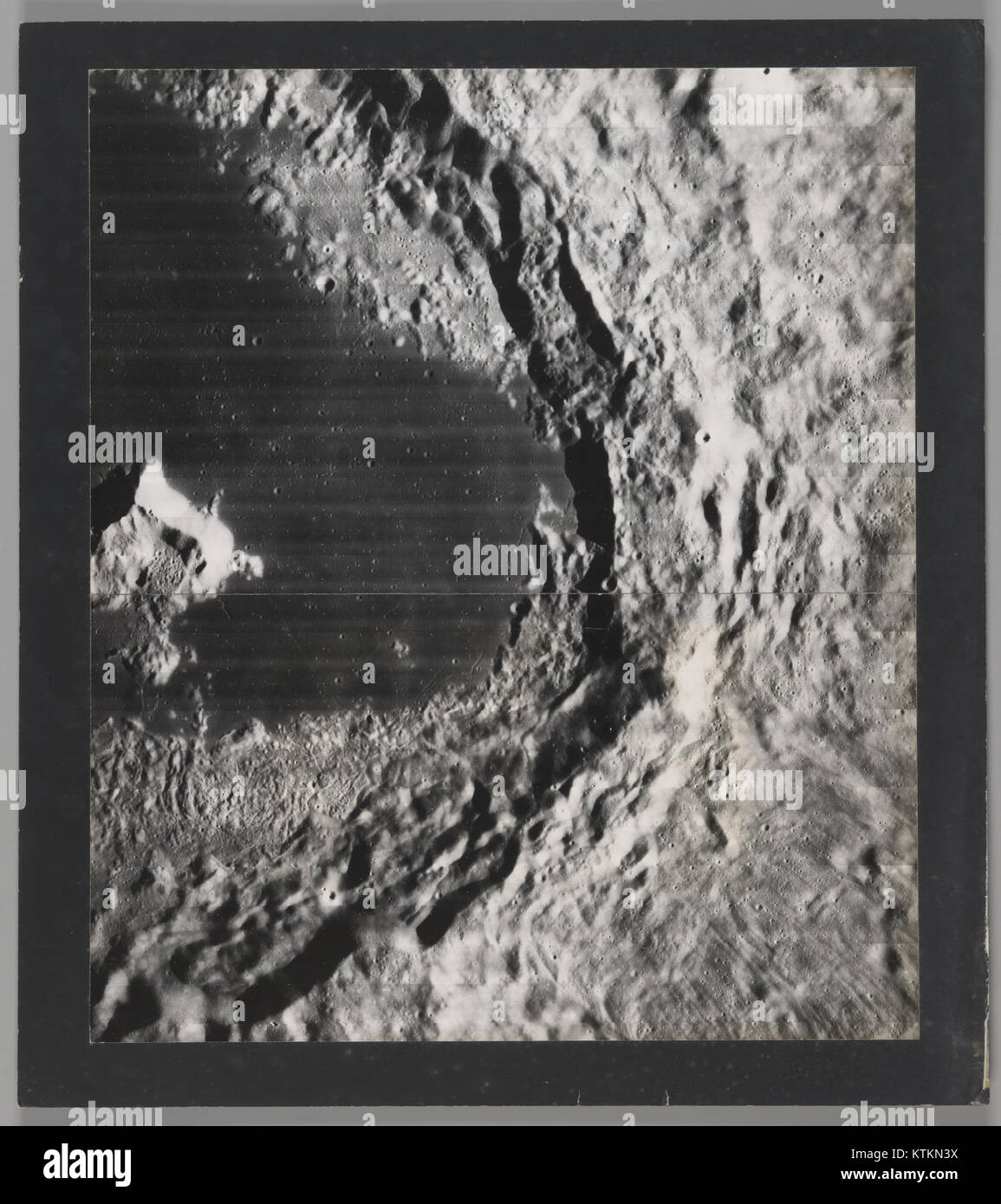Arrière de la lune à l'Apolune (P 21.5) s'est réuni 12248 083 DP Banque D'Images