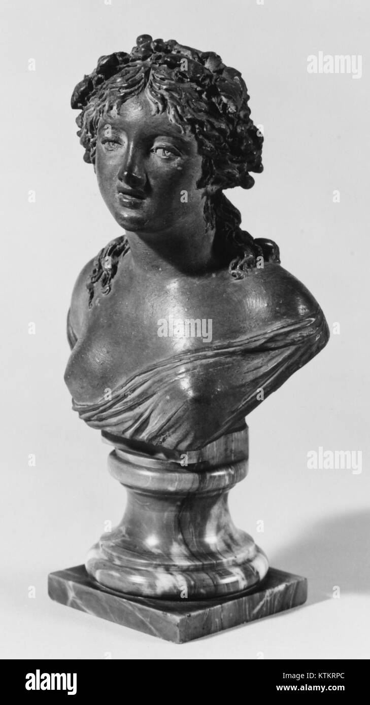La nymphe Bacchic est une sculpture classique, peut-être une partie d'une paire, qui représente une figure de la mythologie grecque antique. Il fait partie de la collection du Metropolitan Museum of Art et met en valeur l'art classique. Banque D'Images